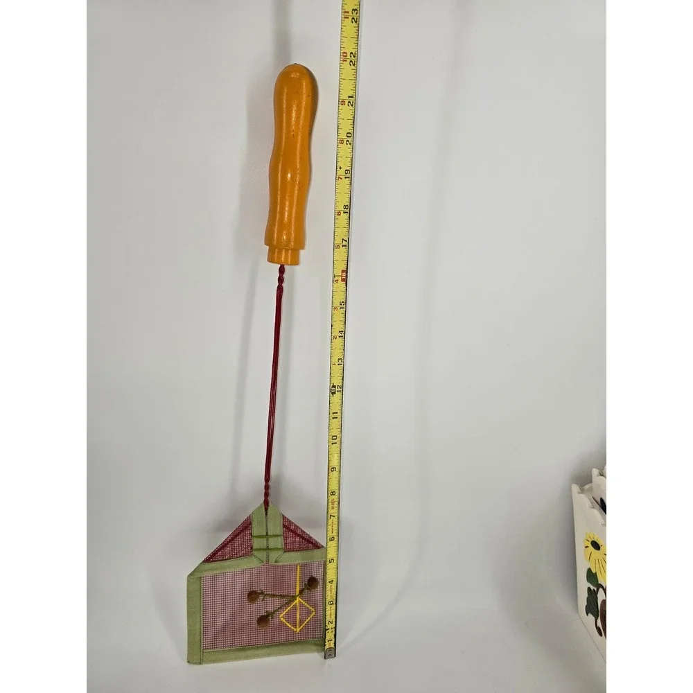 Vintage Folk Art Fly Swatter Cottagecore Wire Mesh Wall Hanging, Kitschy Country